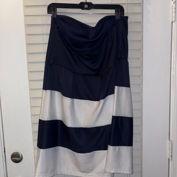 Navy and White Women's strapless dress - Picture 3 of 4